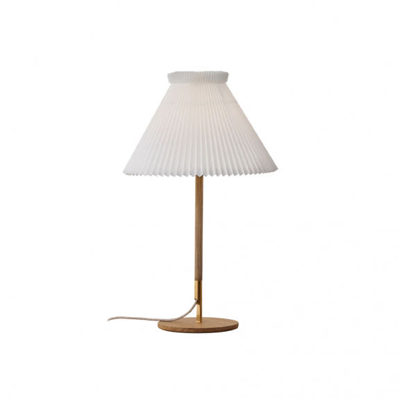 Le Klint 328 LK 80 Bordslampa Light Oak/Brass i gruppen Belysning / Inomhus / Bordslampor hos Vxj Elektriska (LEK-328TLO)